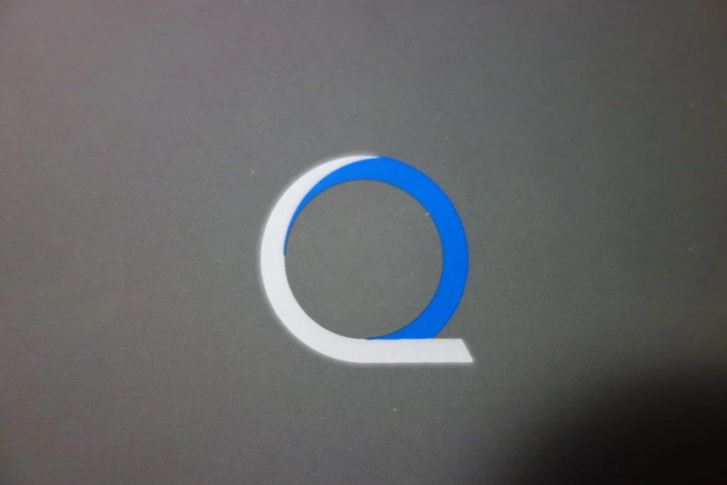 spot uv for the logo image of the rigid box