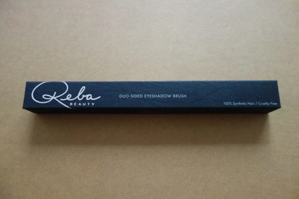 eye shadow brush paper box